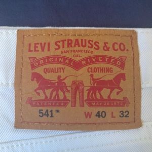 Up for sale are a pair of Levi’s jeans white in color style 541 W40 L 32.